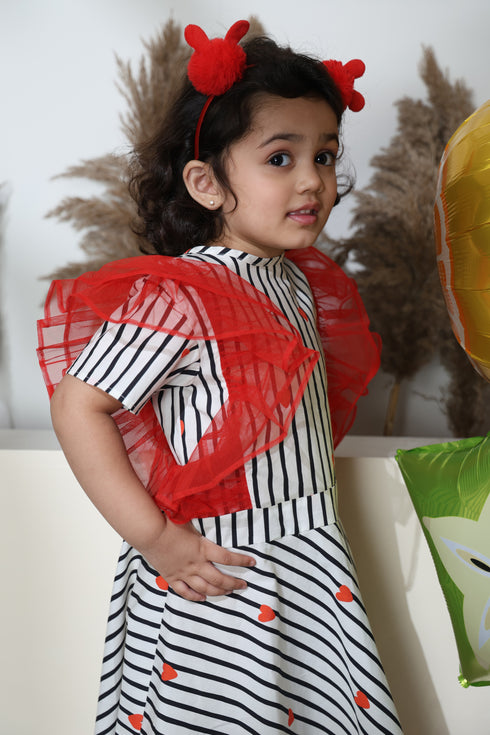 RED HEART BLACK AND WHITE DRESS